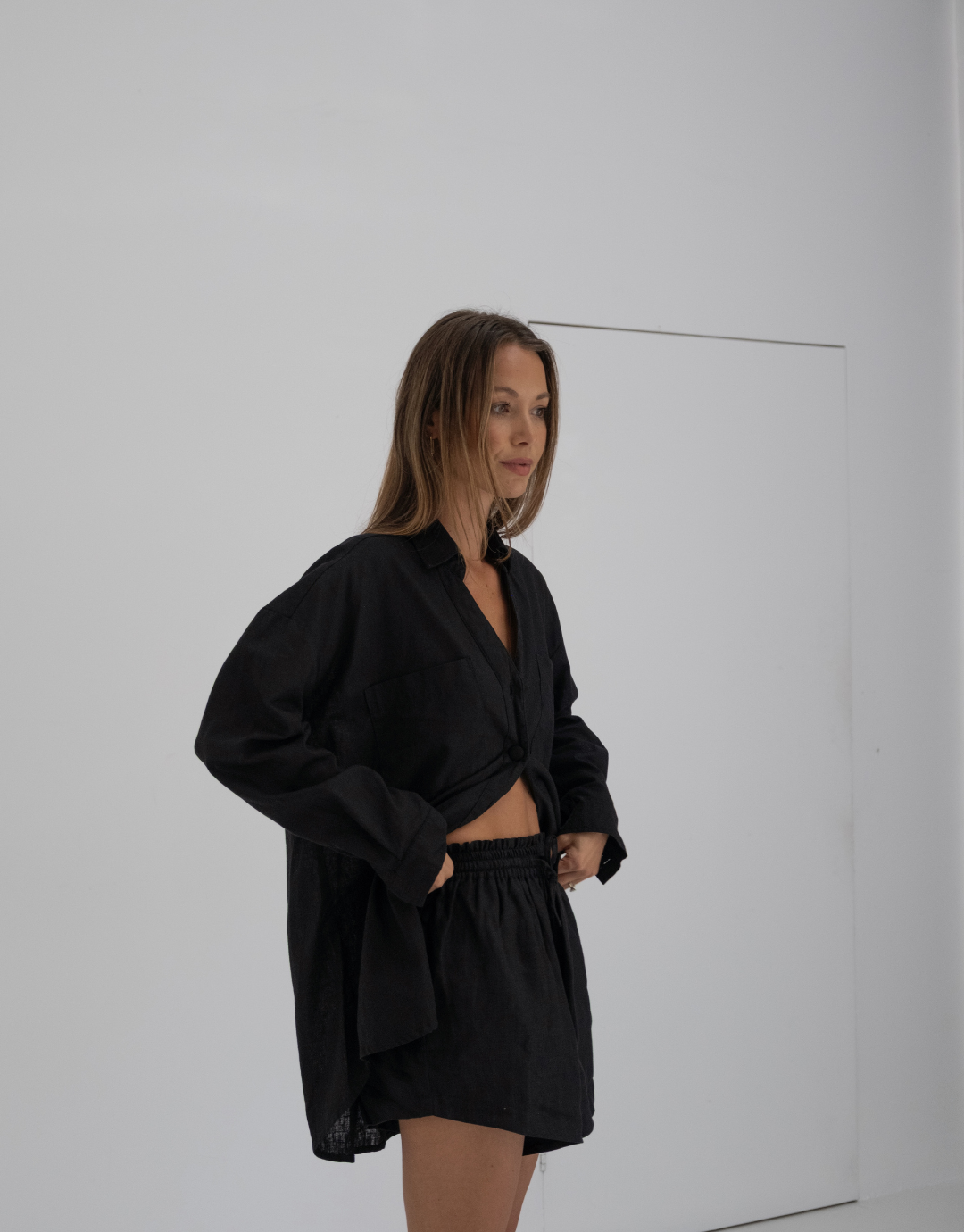 The Flo Shirt / Black (100% Linen)