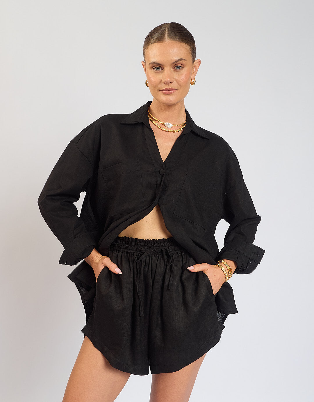 The Sal Short / Black (100% Linen)