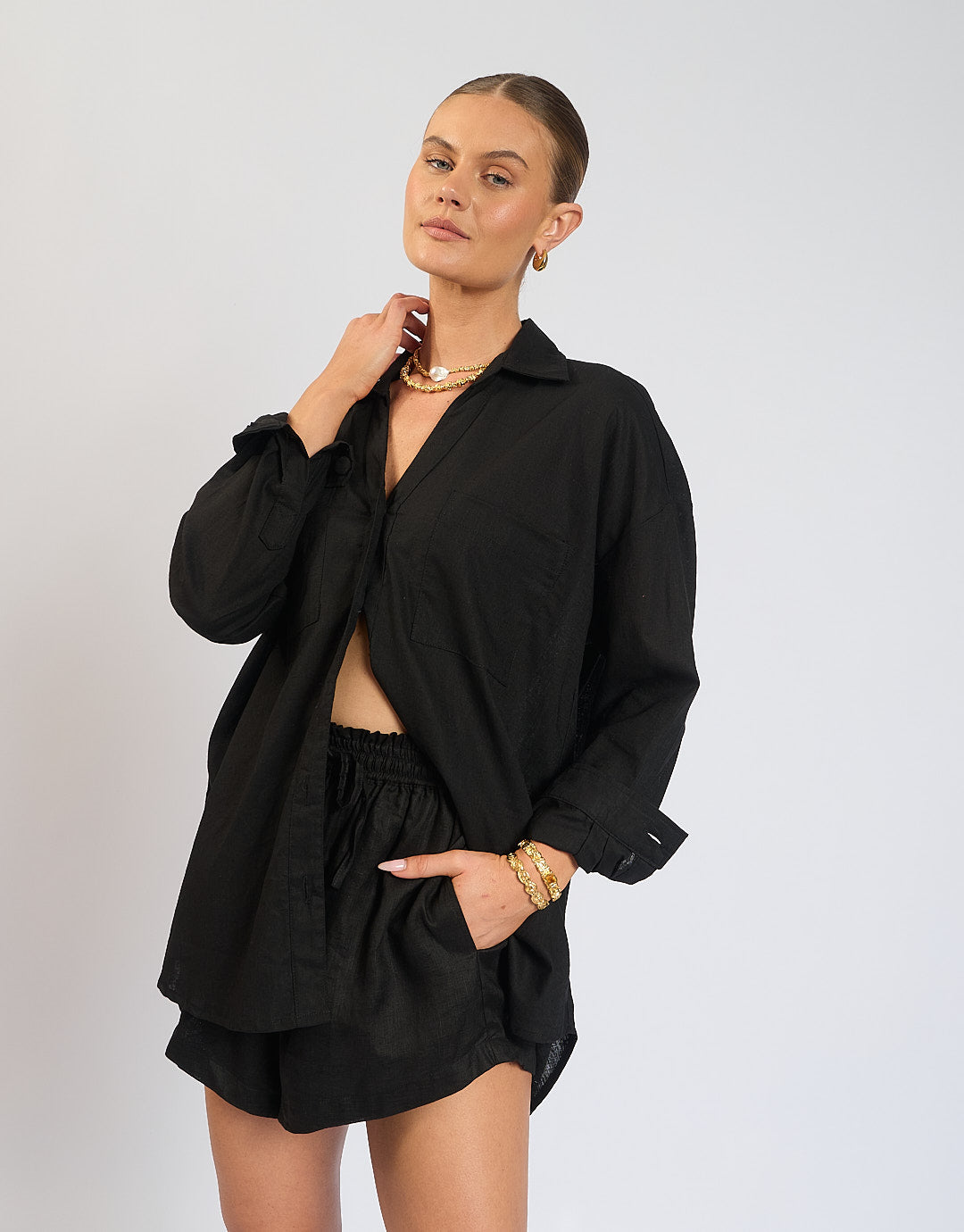 The Sal Short / Black (100% Linen)