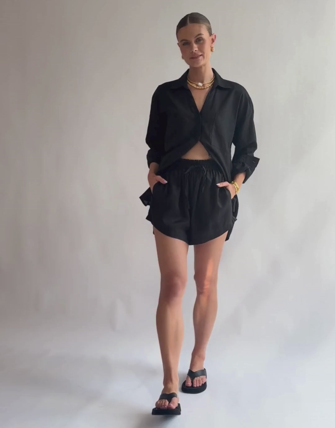 The Sal Short / Black (100% Linen)